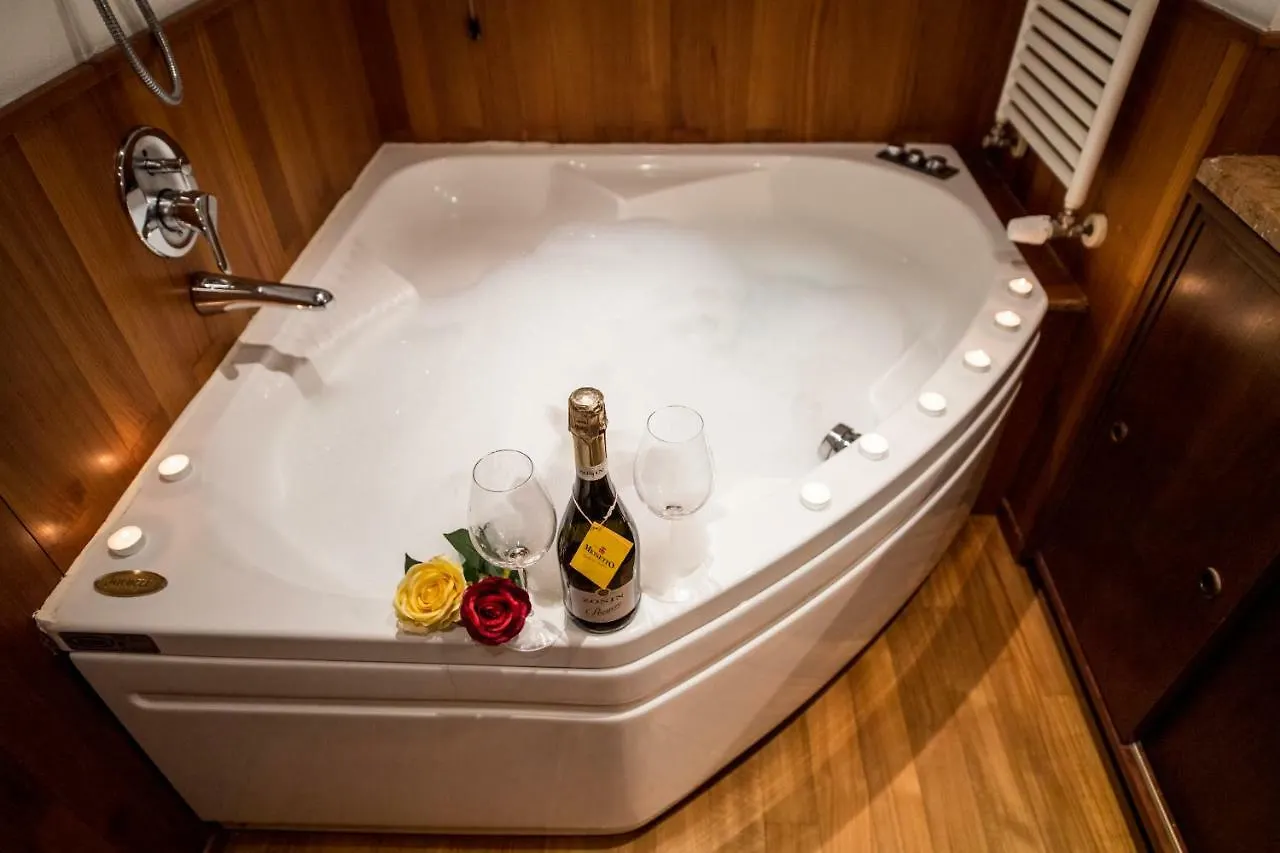 Airguest Crocetta Loft Apartment Milan